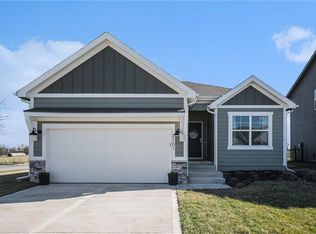 2101 SW Rutherford Dr, Lees Summit, MO 64082