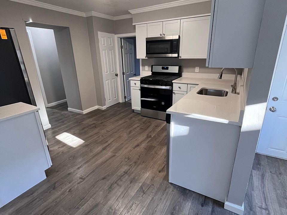 1st image of 8811 Fearne Ave