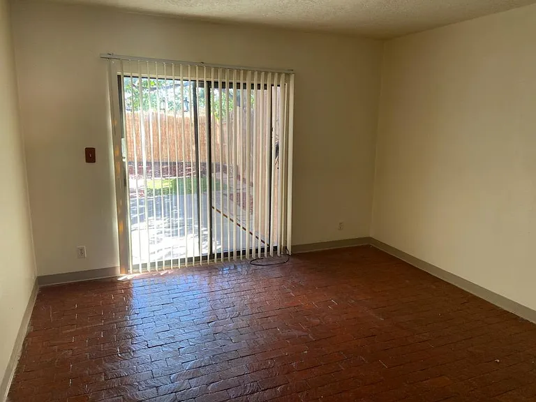 7506 Pennsylvania Ln NE #B — Photo 10