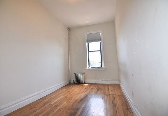 3rd image of 106 Convent Ave APT 22