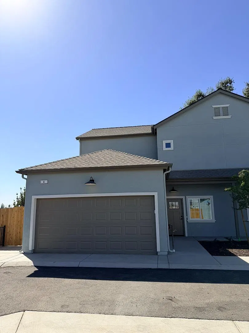 295 Champion Street - Unit A — Photo 1