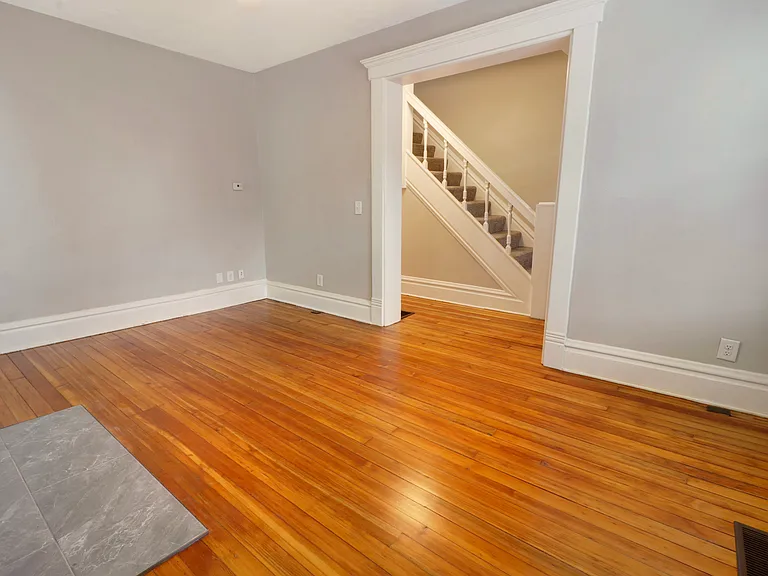 918 Harrison Ave — Photo 8