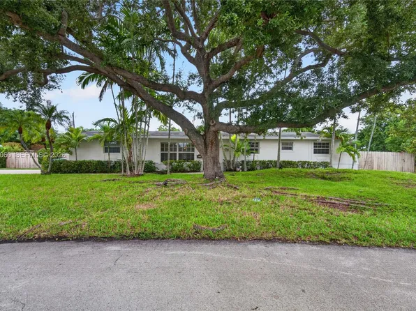 17435 SW 109th Ct, Miami, FL 33157