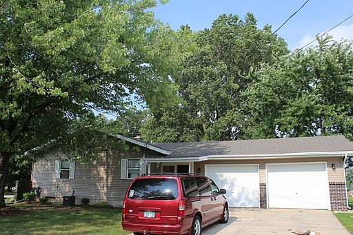 2nd image of 5854 Glenmoor Dr SE