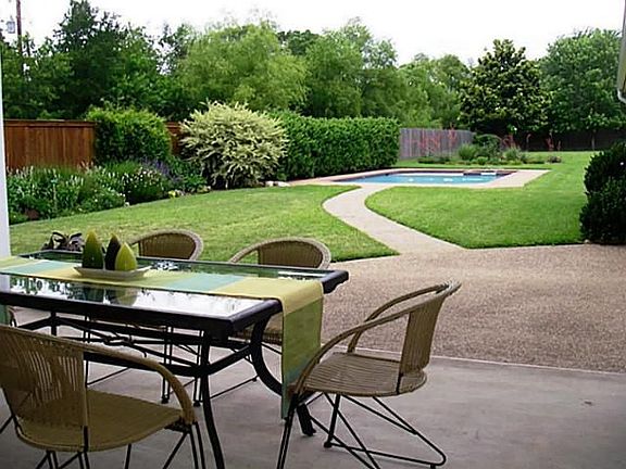3rd image of 1575 Nightingale Cir