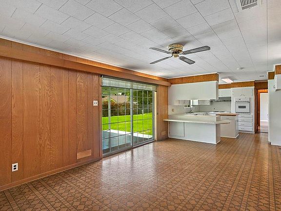 2nd image of 121 Hudson Dr