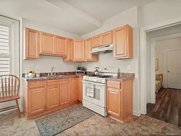74 Schuyler Ave — Photo 7