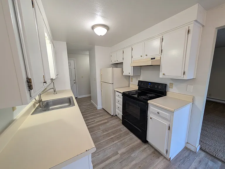 4452 Liberty Rd S — Photo 6