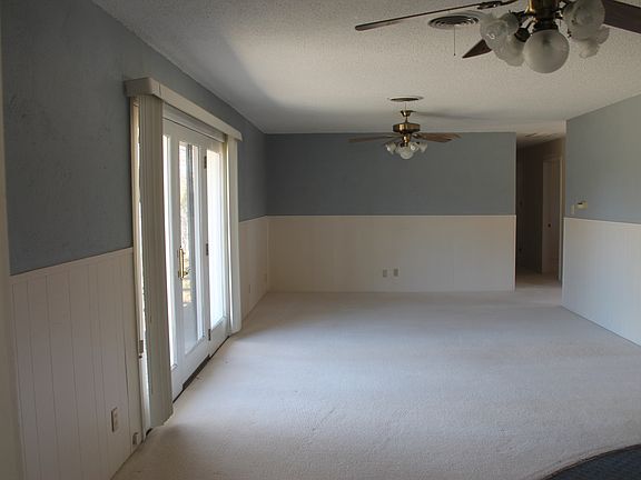 3rd image of 1207 N Chestnut St
