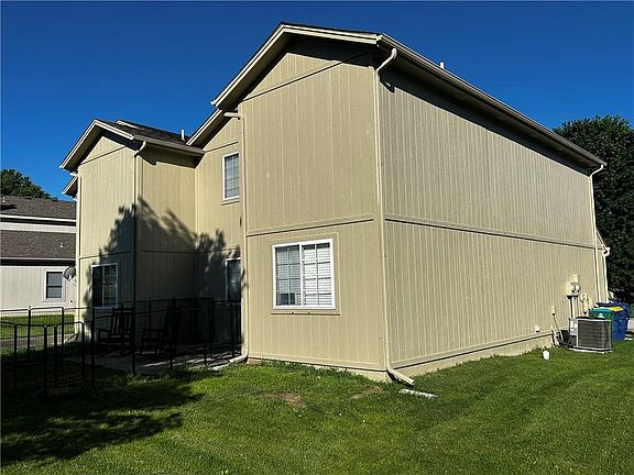 5th image of 10609-11 E Maple Ave