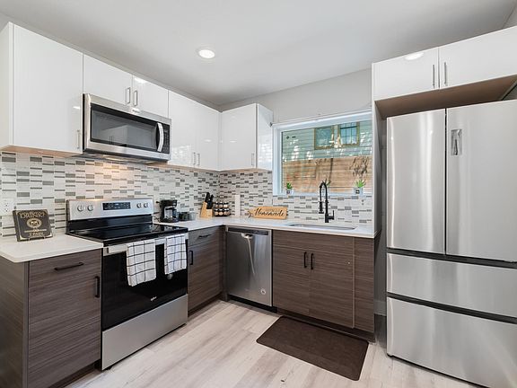 5th image of 5025 San Jacinto St #107