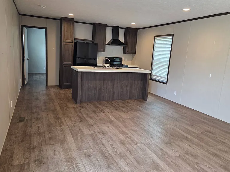 300 W Albert St #39R — Photo 2