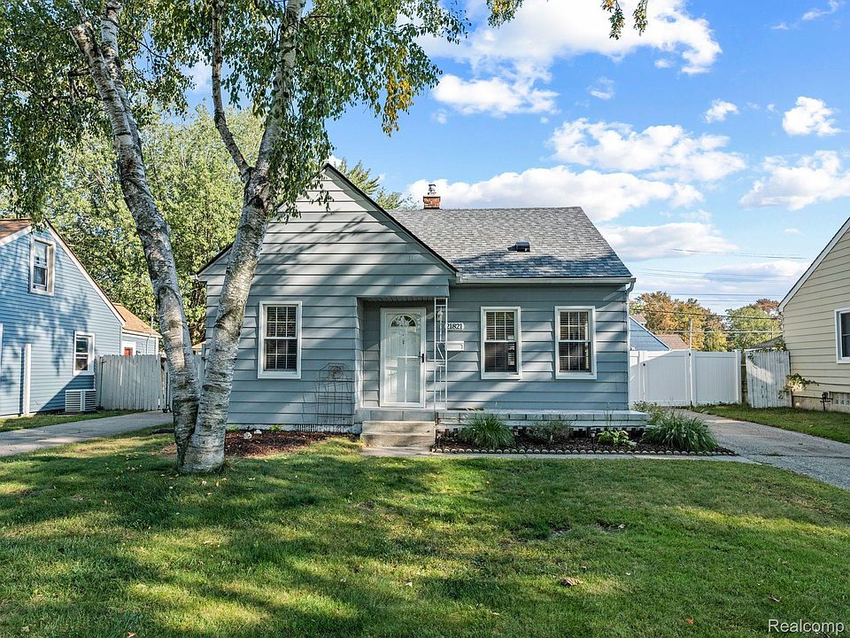 1st image of 21821 Lange St