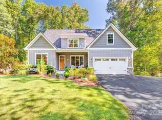 21 Ducketts Grove Rd, Fletcher, NC 28732