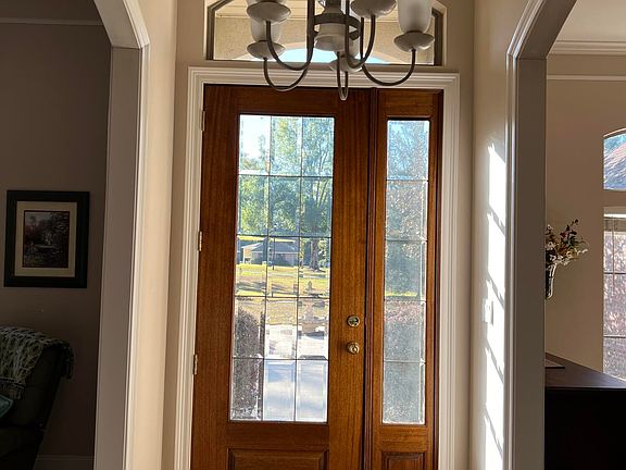5th image of 15092 Laurelwood Dr