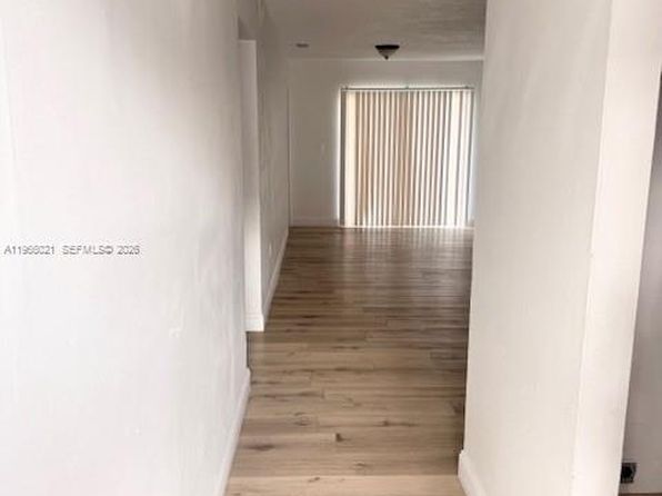 1990 NW 183rd St APT 13