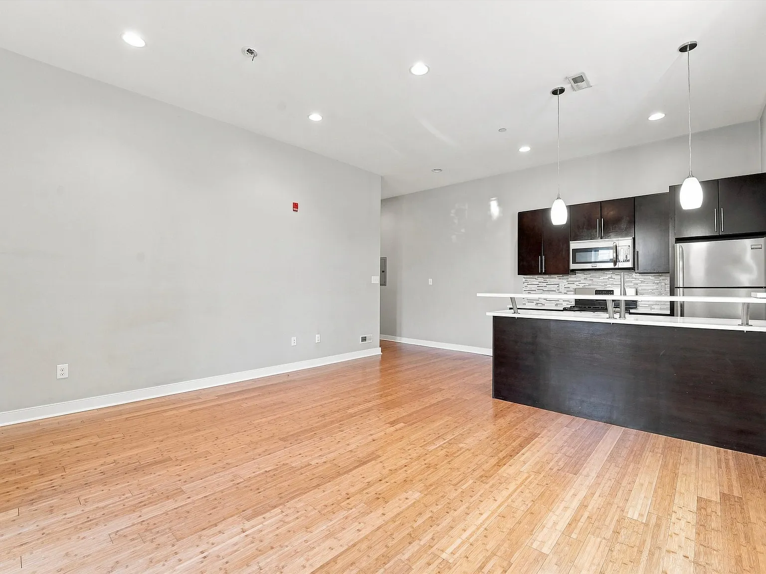 1 bed, 700 sqft, $1,650 — Photo 2