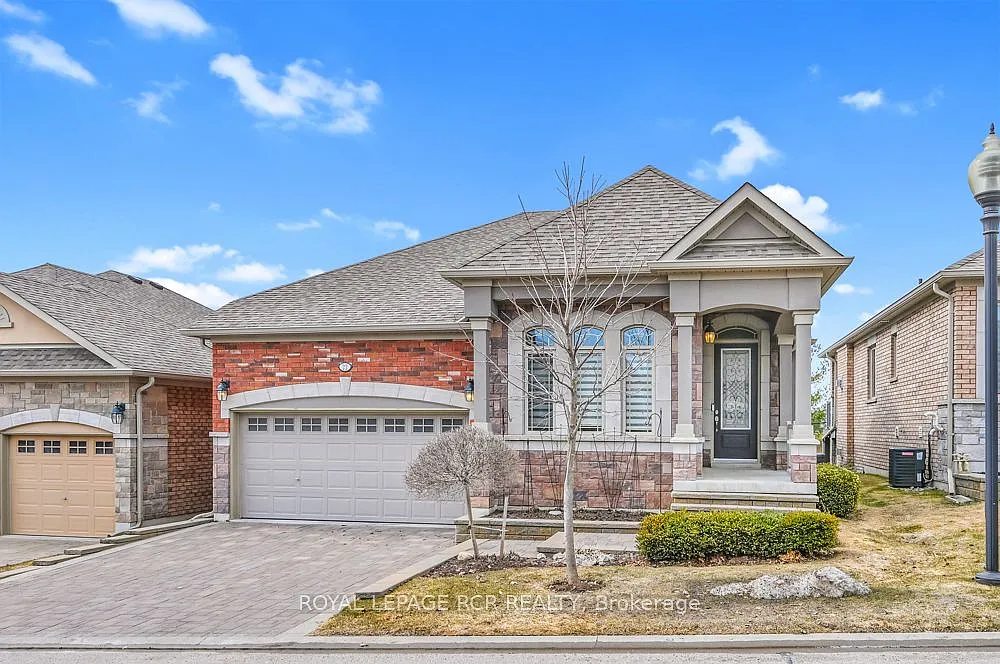 22 Westmount Dr photo 1