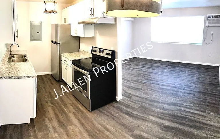 1806 Parker Cir #G — Photo 1