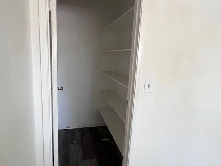 Spacious 1 Bed / 1 Bath Apartment in Colton! — Photo 7