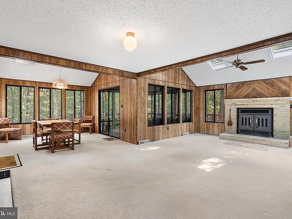 4th image of 19 Snowflake Ln