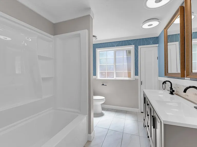 6211 W Magnolia Ave — Photo 16