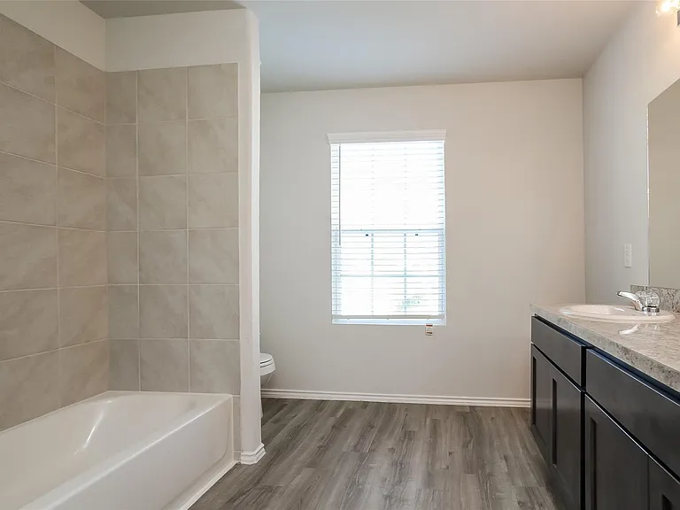 8710 W Oaks Dr — Photo 11
