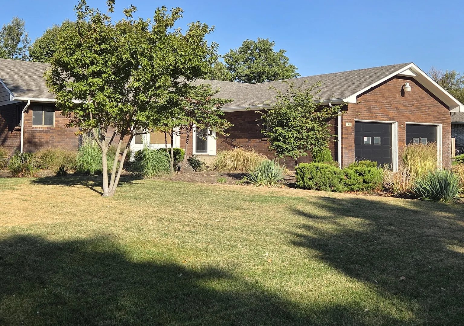 4 bed, 2491 sqft, $2,100 — Photo 2