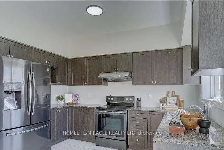 95 William Fair Dr #UPPER — Photo 12