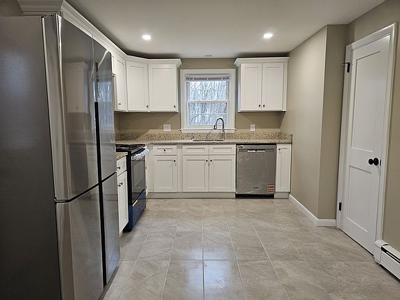 4th image of 45 Patty Ln #B