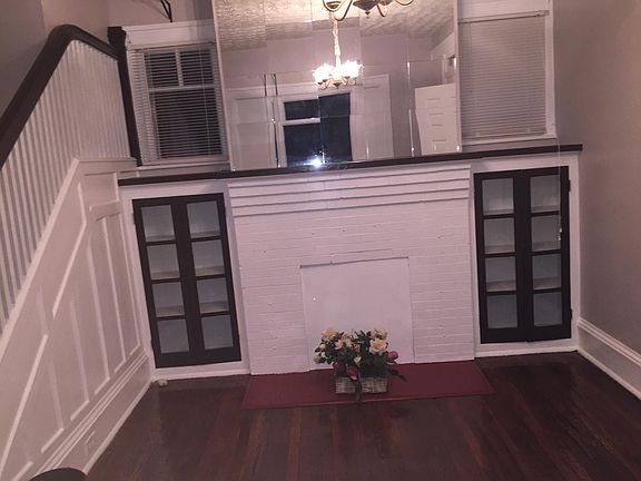 Living room (blocked staircase)