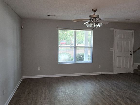 2nd image of 430 Bridgewater Way