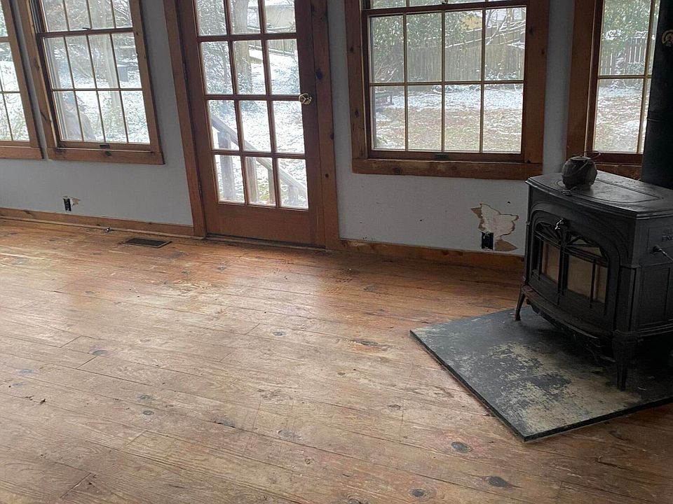 2nd image of 520 Kentucky Ave