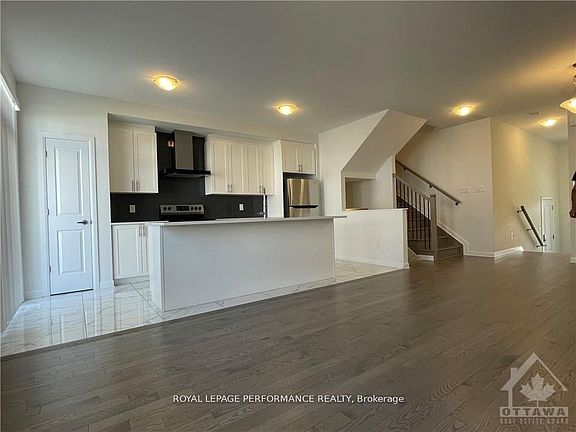 5th image of 1039 Speedvale Ct