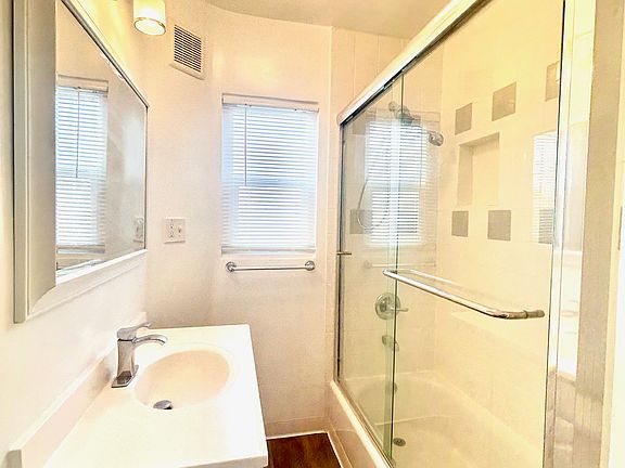 5th image of 835 4th St APT 209