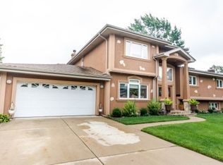 243 Apollo Ct, Wood Dale, IL 60191