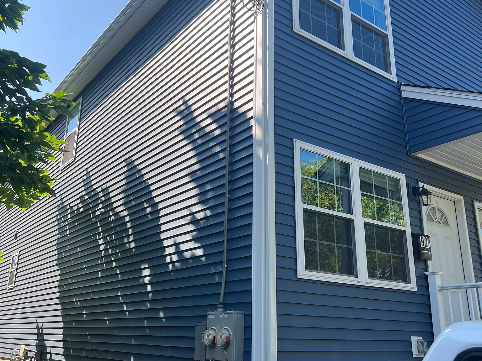 3 bed, 1.5 bath, $2,400 — Photo 2