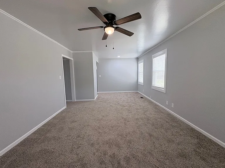 2624 Philip St — Photo 36