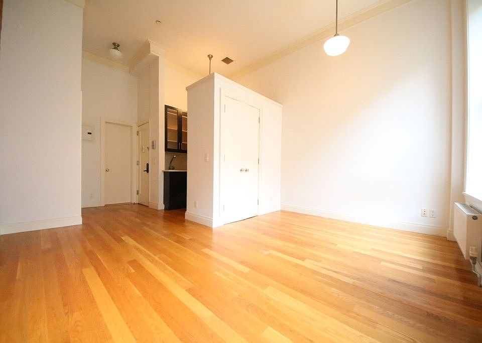 1st image of 415 W 22nd St APT 2B