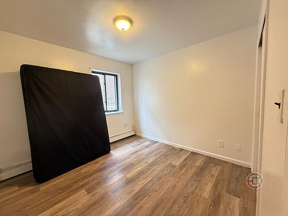 5th image of 189 Throgs Neck Blvd #1