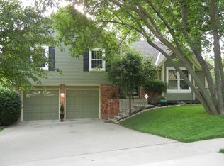 6007 Greenwood Dr, Shawnee, KS 66216