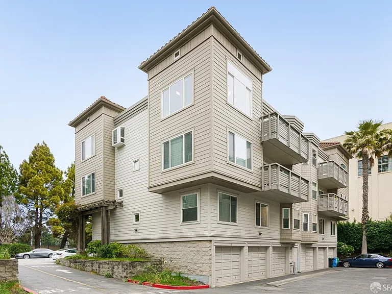 655 Frederick St — Photo 14