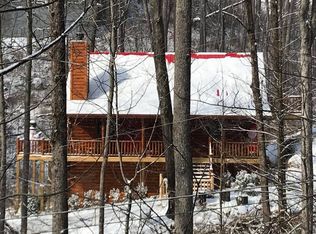 911 Aspen Ln, Gatlinburg, TN 37738