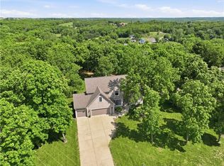 14760 Timber Ln, Bonner Springs, KS 66012