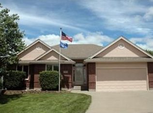 1120 Willow Ln, Liberty, MO 64068