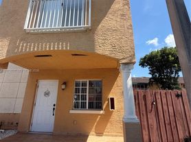 7776 W 36th Ave, Hialeah, FL