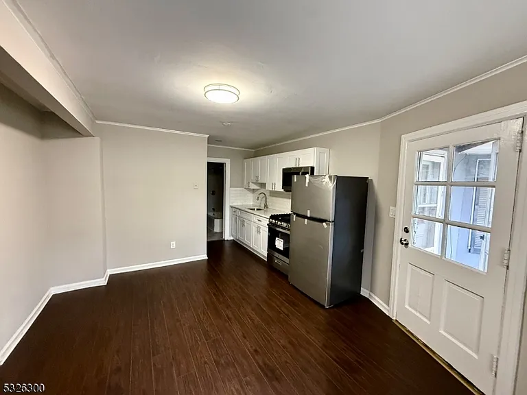 672 Mount Hope Ave #2 — Photo 7