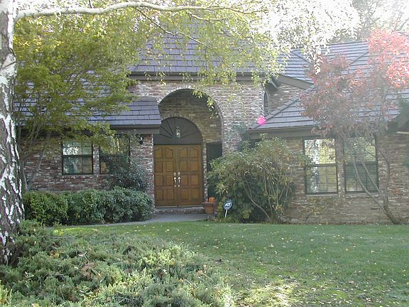 5th image of 4944 Saint Thomas Dr