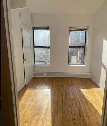 5th image of 453 W 46th St APT 5D