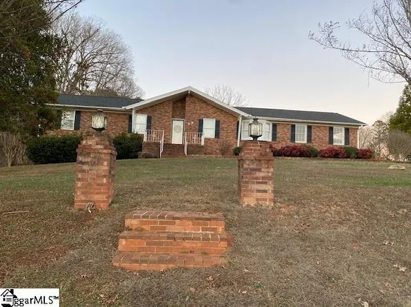59 E Old Mill Rd, Travelers Rest, SC 29690